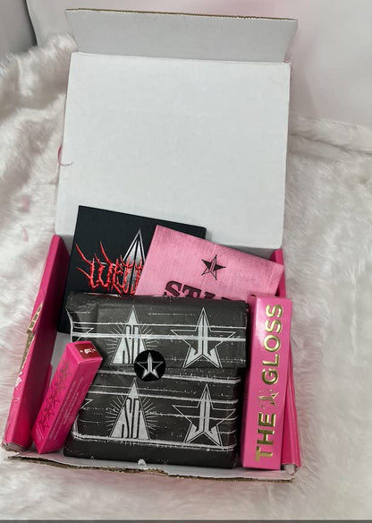 Bundle of 3 Mini Eyeshadow Palettes Star Ranch, Weirdo & Mini Controversy + The Gloss Let Me Be Perfectly Clear + Free Gift