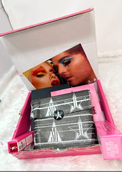 Bundle of 3 Mini Eyeshadow Palettes Star Ranch, Weirdo & Mini Controversy + The Gloss Let Me Be Perfectly Clear + Free Gift